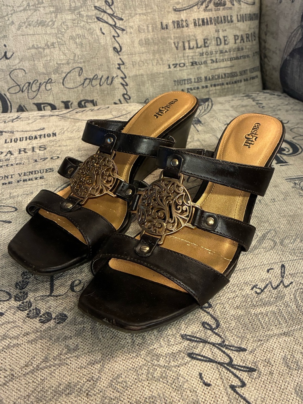 East 5th Brand Women's Brown Slide Sandals with Decorative Medallion Size 8M